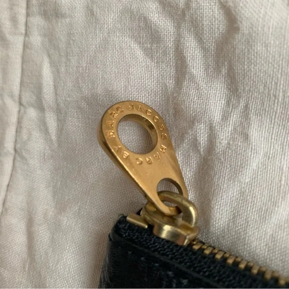 Marc Jacobs Black Leather Pouch with Gold Bird Accent - Picture 2 of 5